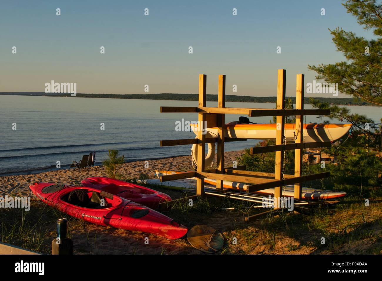 Sonnenuntergang Blick auf Lake Superior im Sommer Stockfoto