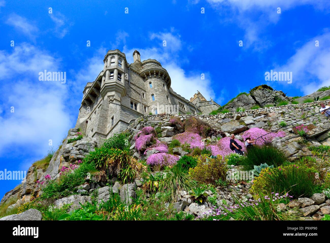 St. Michael Schloss und Gärten, Karrek Loos yn Koos, Marazion, Cornwall, England, Großbritannien Stockfoto