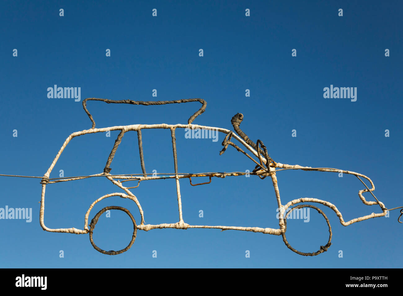 4x4 Auto anmelden, aus Draht, Agate Beach, Lüderitz, Namibia, Stockfoto