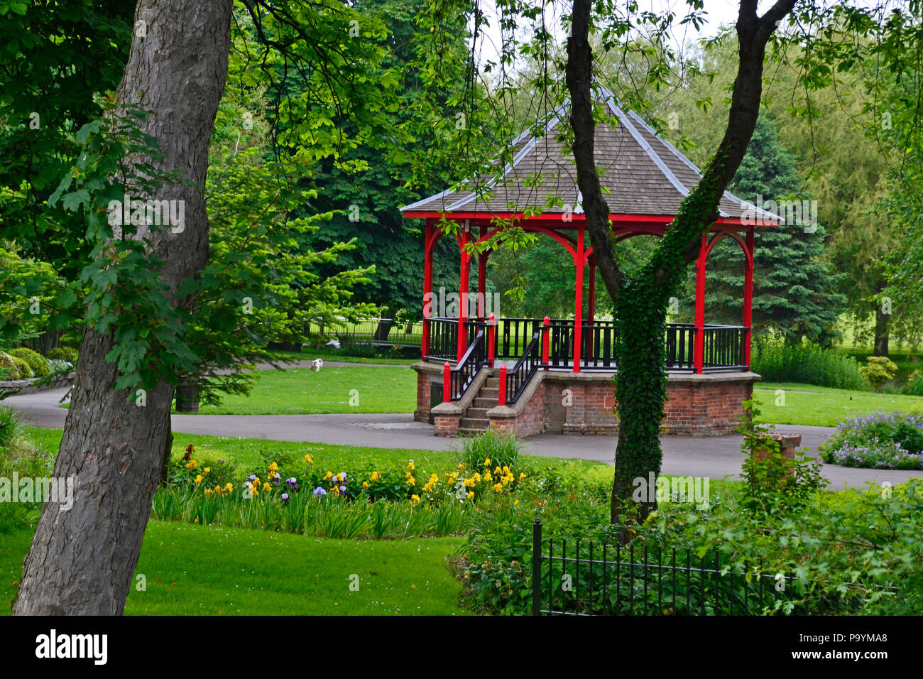 Musikpavillon in der Spaziergänge, historischen Park aus dem 18. Jahrhundert mit Wanderwegen. Kings Lynn, Norfolk, England, Großbritannien Stockfoto