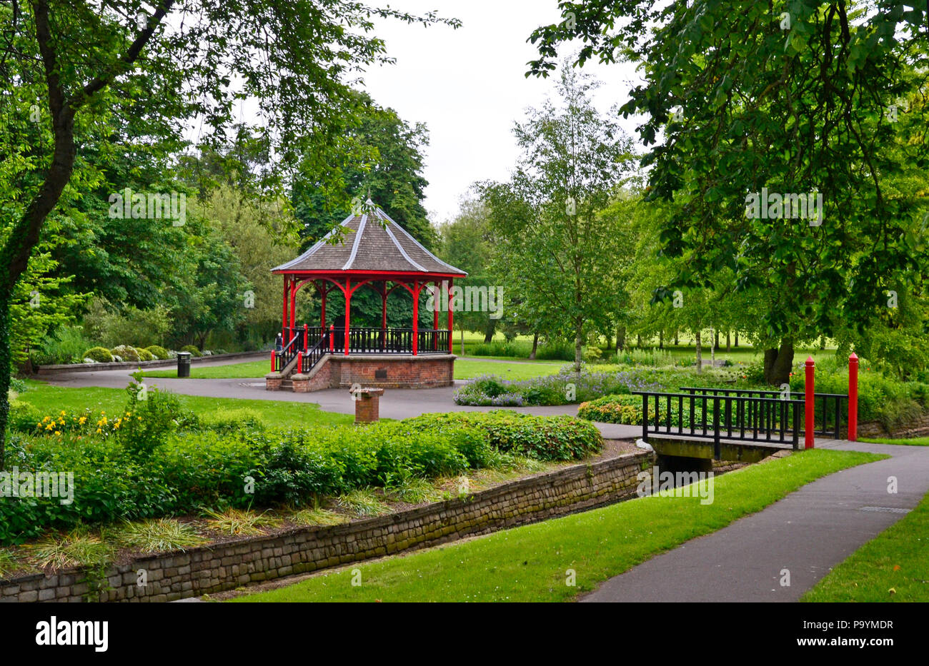 Musikpavillon in der Spaziergänge, historischen Park aus dem 18. Jahrhundert mit Wanderwegen. Kings Lynn, Norfolk, England, Großbritannien Stockfoto