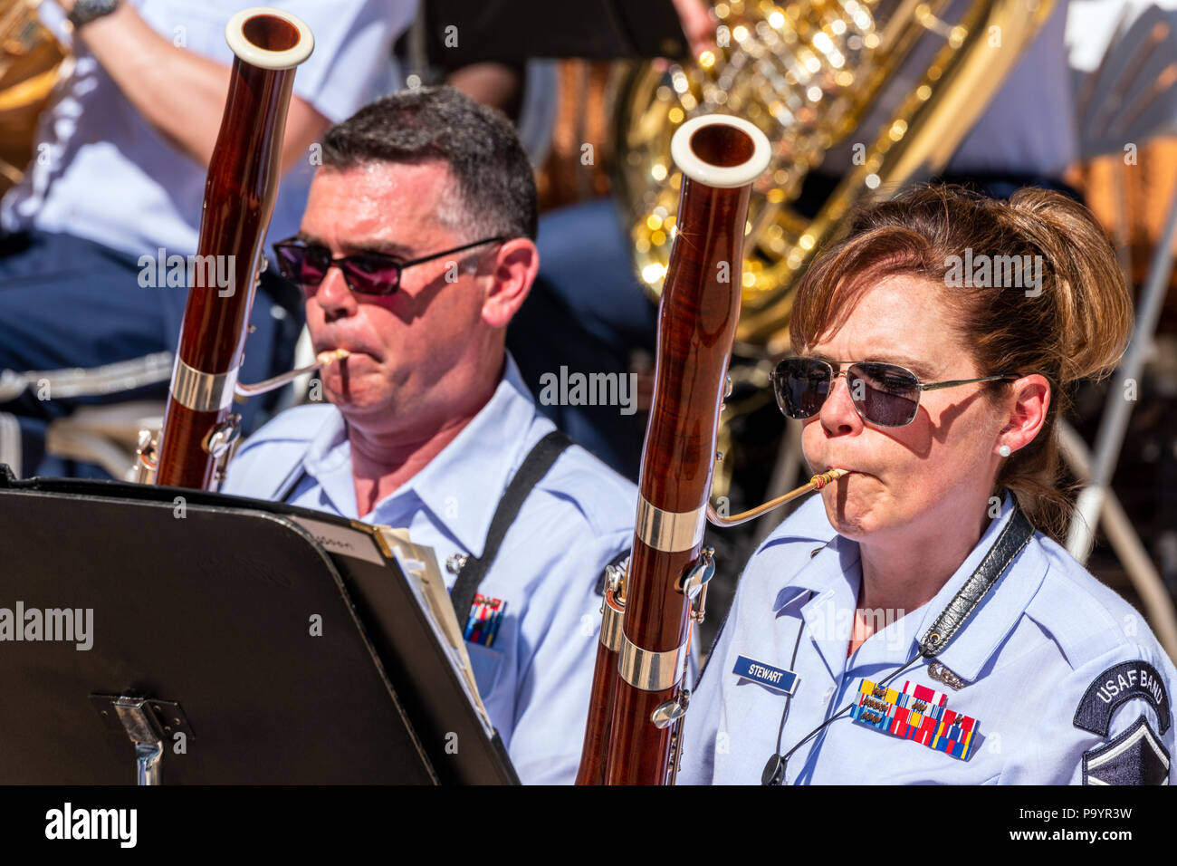 Oboe Player; United States Air Force Brass Band spielt ein Viertel der Juli Konzert in der Riverside Park Band stehen, Salida, Colorado, USA Stockfoto