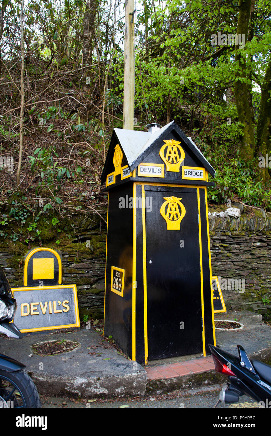 Traditionelle Automobile Association alle Kontrollkästchen für Not pannen Devil's Bridge, Wales, Großbritannien Stockfoto