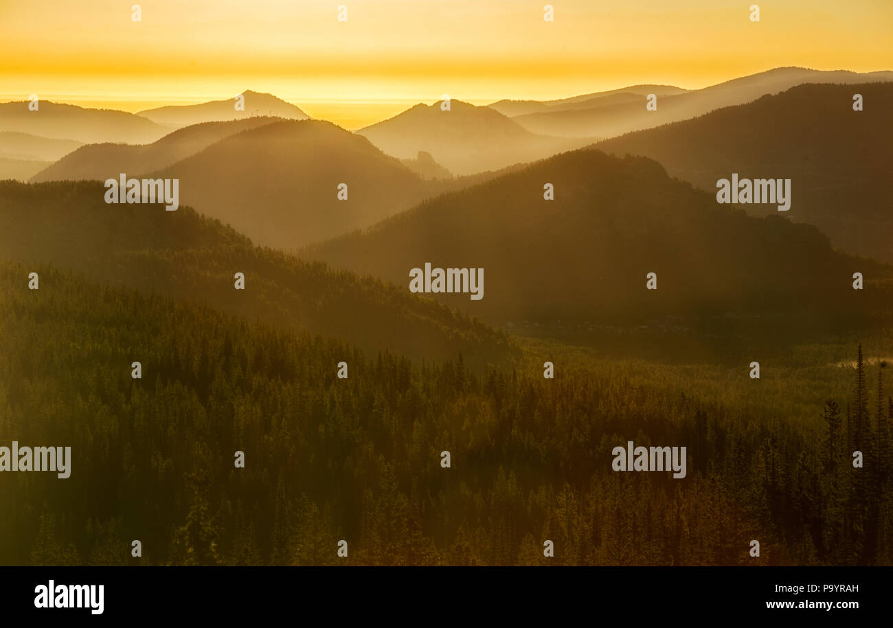 Rocky Mountains in goldenem Licht Stockfoto