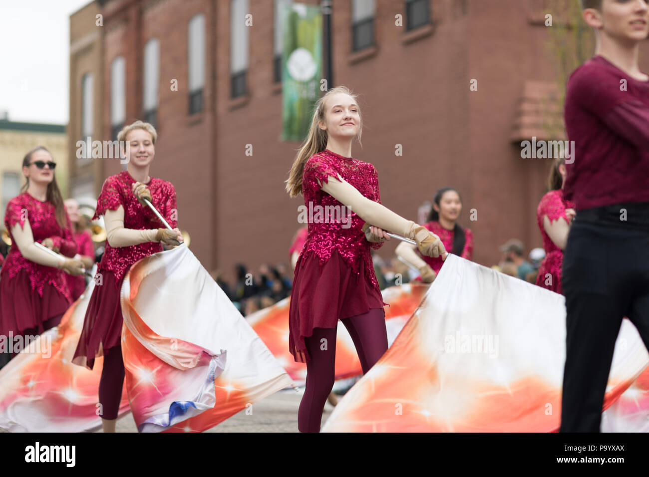 Holland, Michigan, USA - 12. Mai 2018 Die Wildkatzen Mattawan Marching Band an der Muziek Parade, während das Tulip Time Festival Stockfoto