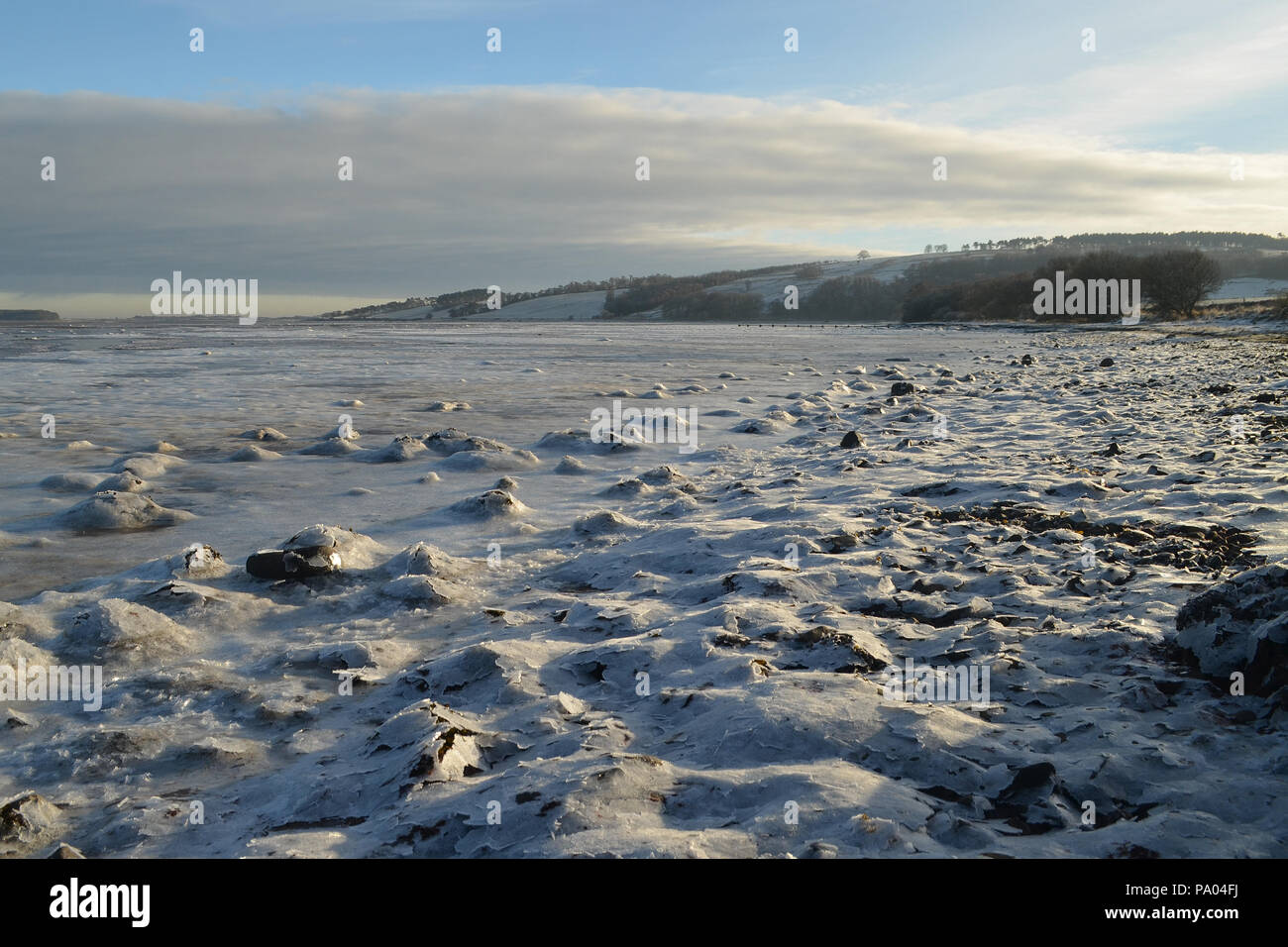 Die gefrorenen Ufer von Loch Flotte im Winter, Scottish Highlands Stockfoto
