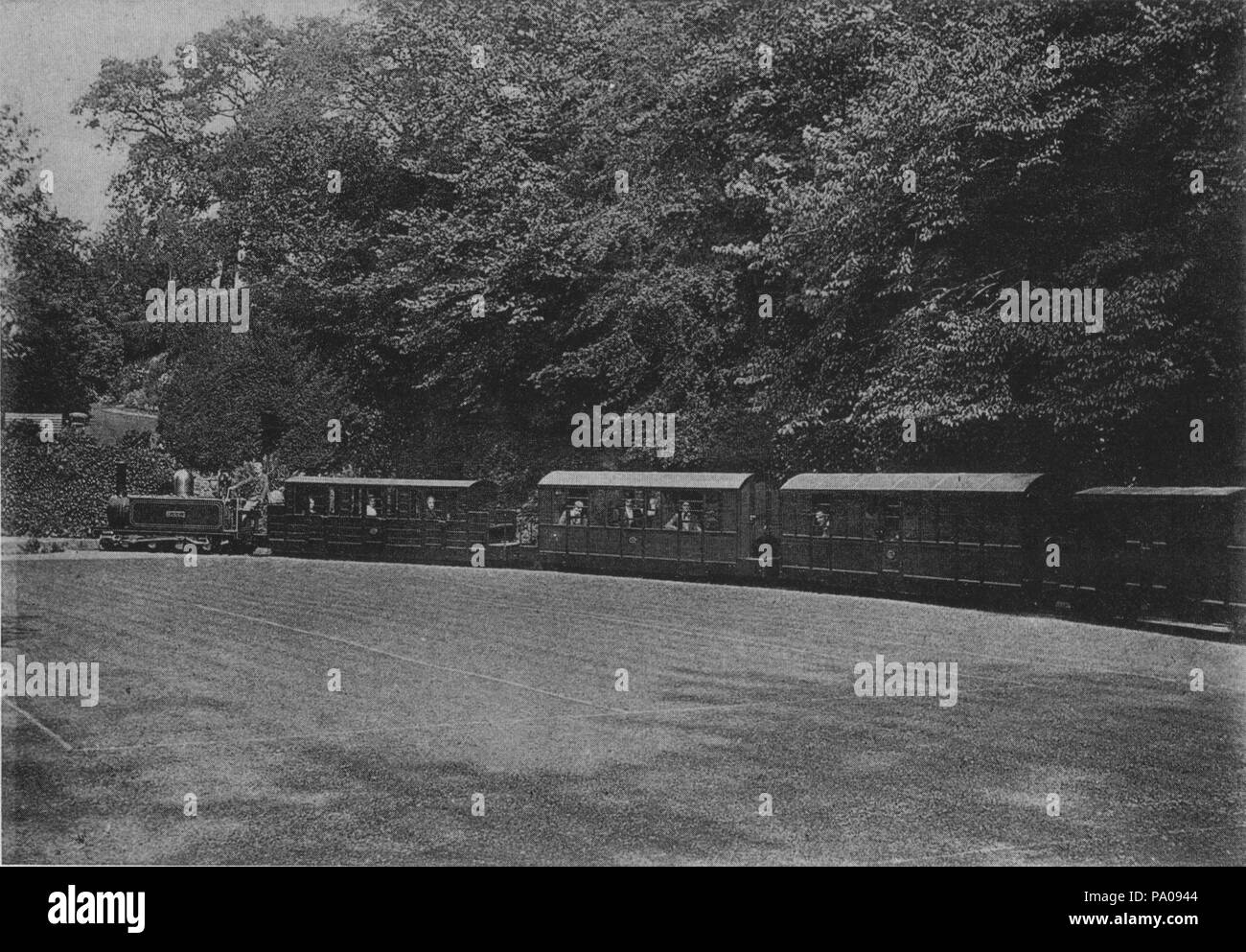 620 Motor Nr. 3 und Personenzug, Duffield Bank, Platte VI (Minimum Schmalspurbahnen) Stockfoto