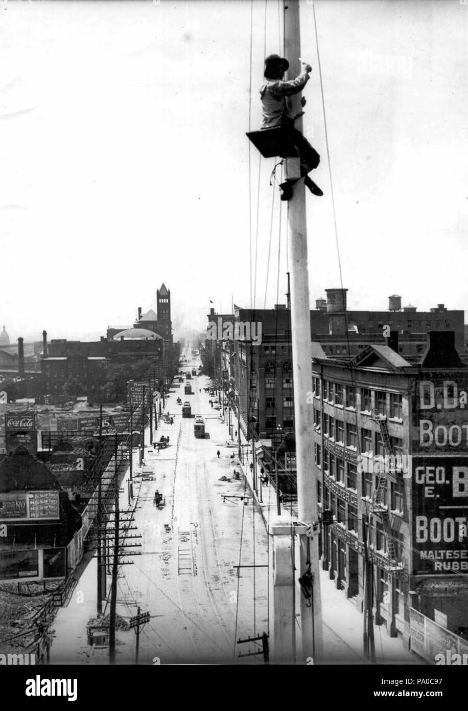 654 Fahnenmast Maler mit Blick nach Westen auf der Straße von der Yonge Street Stockfoto