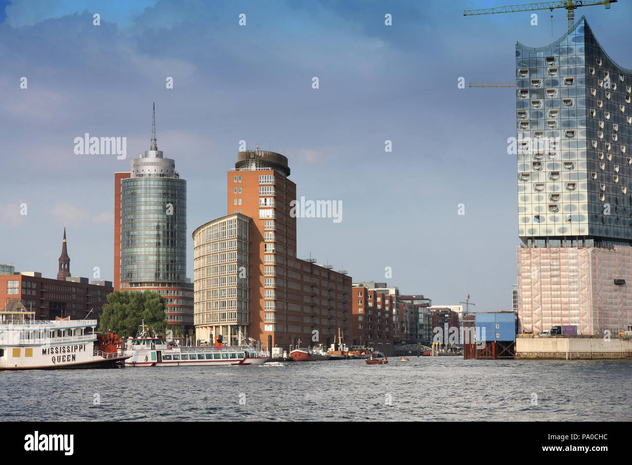 Elber Insel Hamburg, Deutschland - Juli 28, 2014: Blick auf die Hafencity Viertel ...