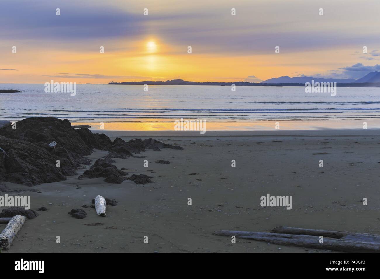 Panoramablick Auf Den Sonnenuntergang Long Beach Horizon, Pacific Rim National Park Reserve. Vancouver Island Küste Ozeanlandschaft British Columbia Kanada Stockfoto