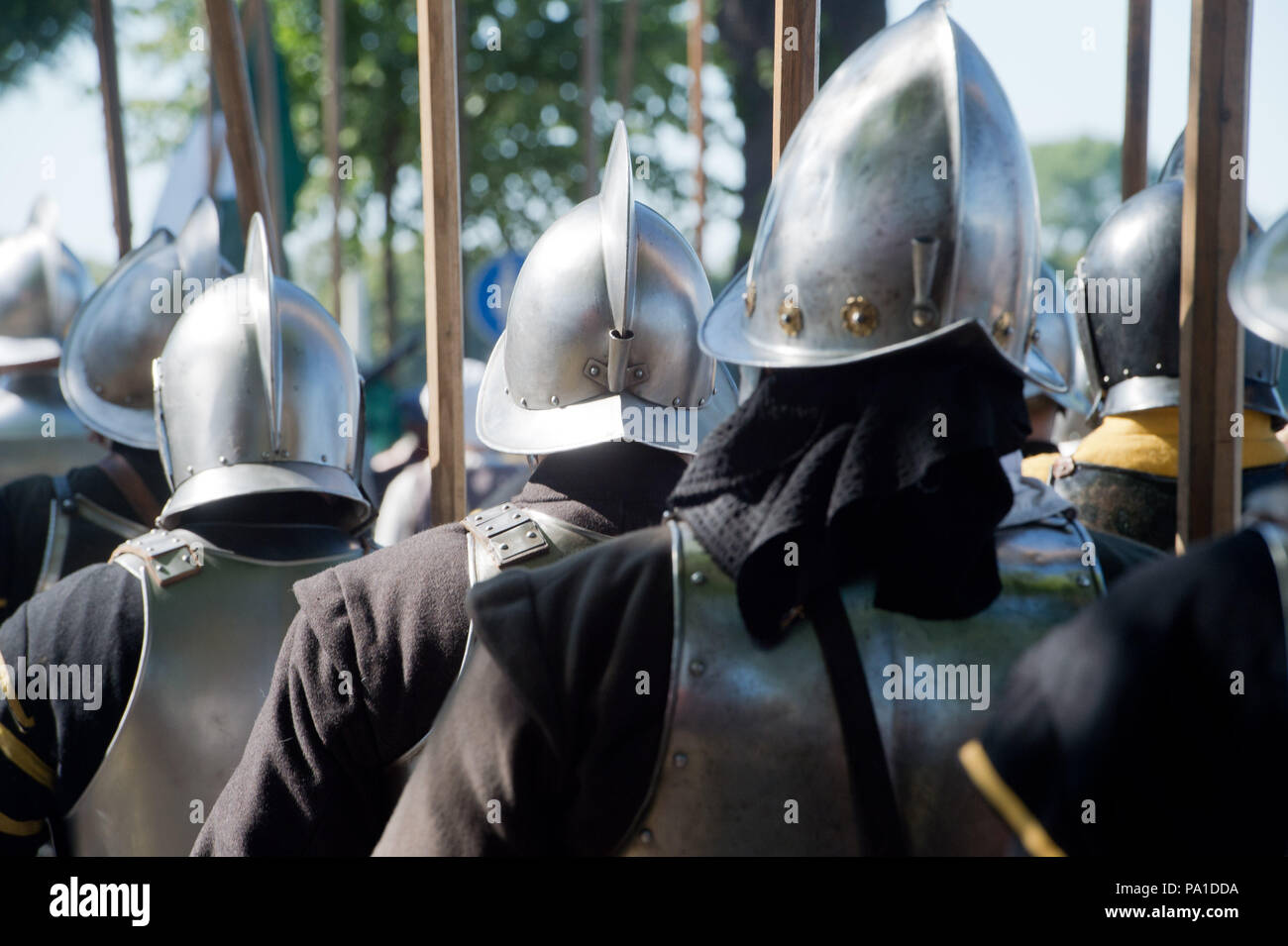 Stralsund, Deutschland. 20. Juli 2018. Bauern, Händlern, Gauklern und Jongleuren während der Parade der Hansestadt erleben die Belagerung der Stadt im Jahr 1628 von den kaiserlichen Truppen unter General Wallenstein. Nach schweren Kämpfen, die Menschen in Stralsund konnten Wallensteins Armee zu besiegen. Quelle: Stefan Sauer/dpa-Zentralbild/dpa/Alamy leben Nachrichten Stockfoto
