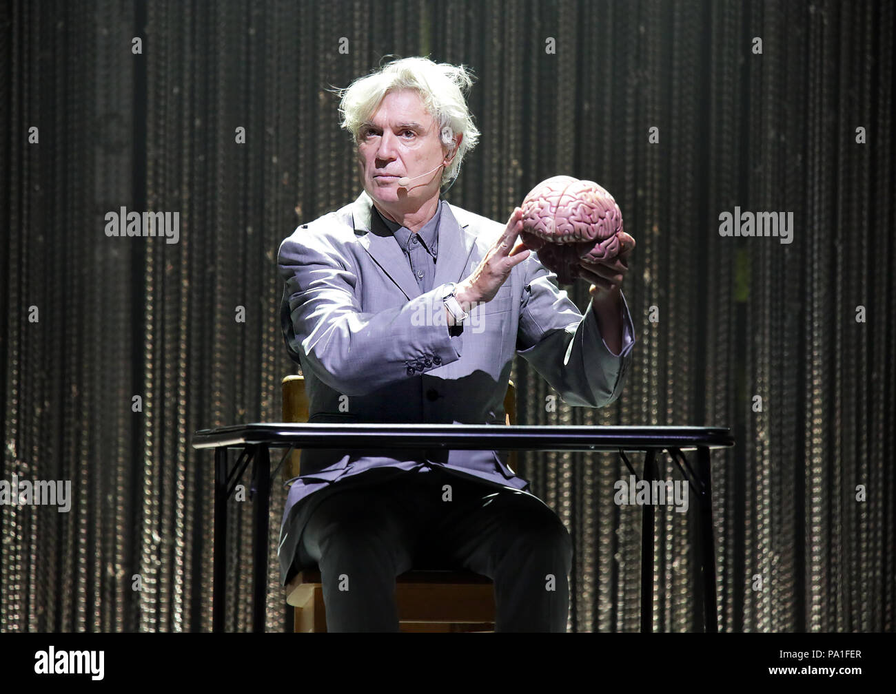 David Byrne, der seine "amerikanische Utopie' Tour in Manchester O2 Apollo mit: David Byrne Wo: Manchester, Großbritannien Wann: 18 Jun 2018 Credit: Sakura/WENN.com Stockfoto