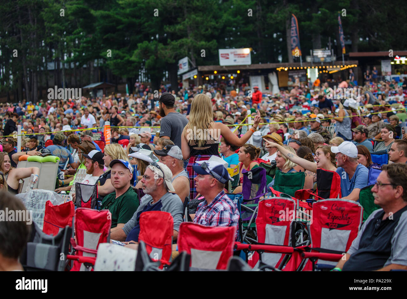 Ventilatoren an Hodag Country Music Festival Juli 2018 in Rhinelander, Wi. -0358.jpg Stockfoto