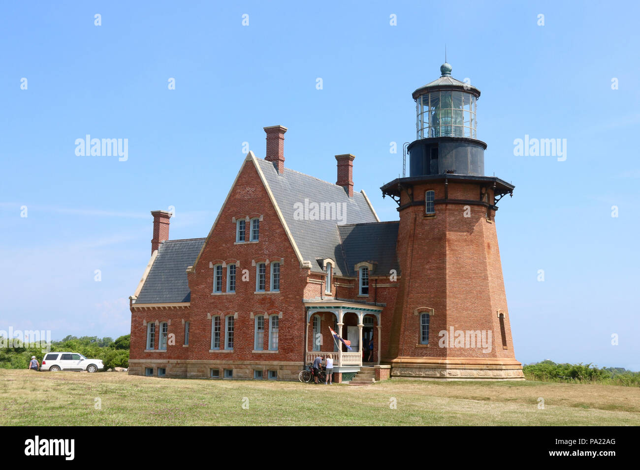 Die historische Süd-ost Licht auf Rhode Island, Block Island ist ein beliebtes Reiseziel für den Sommer Besucher. Stockfoto