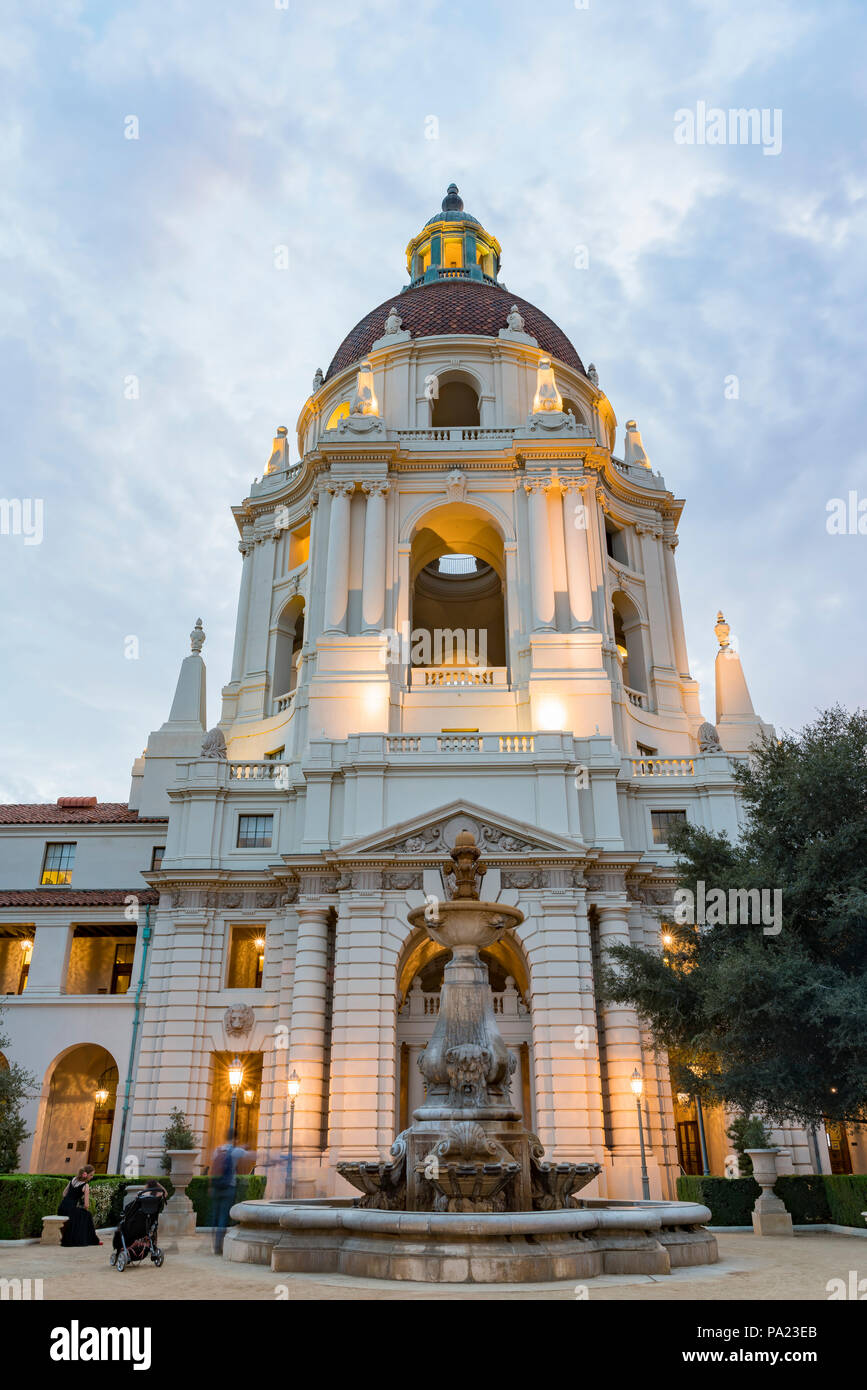 Pasadena, Jul 11: Die berühmten Pasadena City Hall am 11.Juli 2018 in Pasadena, Los Angeles County, Kalifornien Stockfoto
