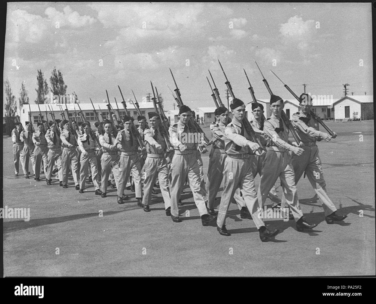 257 32083 SLNSW National Service Auszubildende passing Out Parade Stockfoto