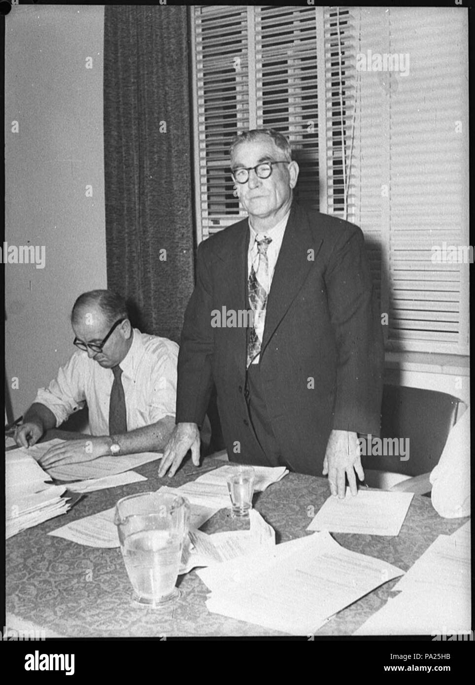 257 32077 SLNSW Northumberland County Council Präsident CR J Butler von kearsley Shire Rat Stockfoto