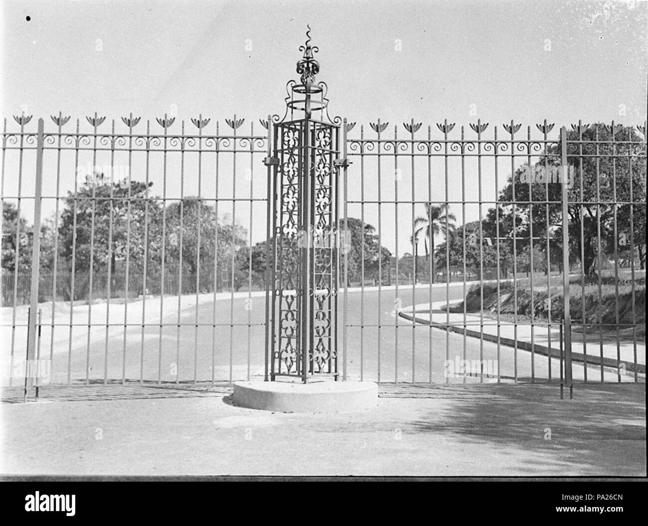 259 SLNSW 33751 Neue Universität Sydney Tore und Lodge Stockfoto