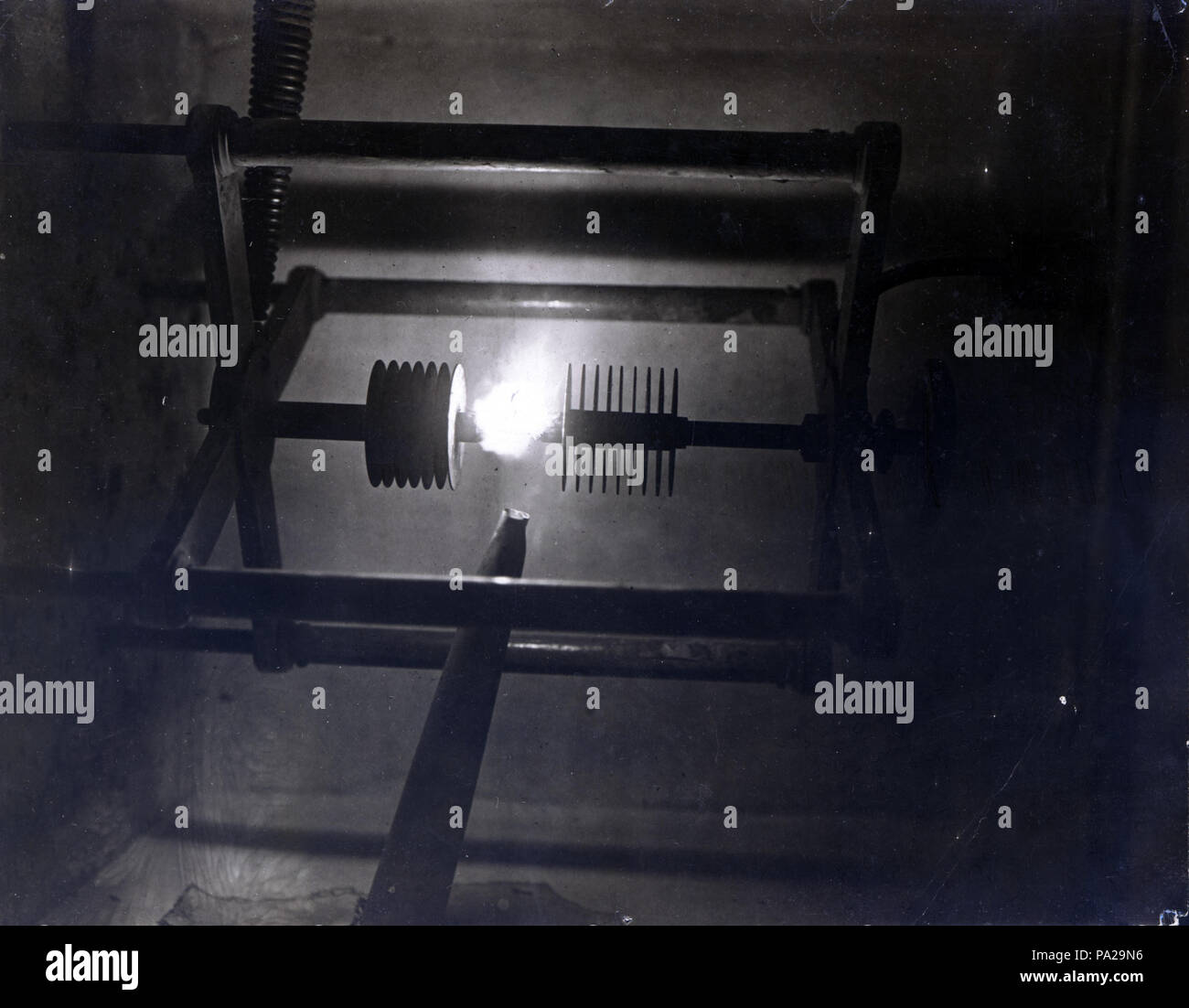 580 Entlastung Lücke an der High Power Wireless Telegraph Station in der ENTWALDEN Wireless Tower auf der Weltausstellung 1904 Stockfoto
