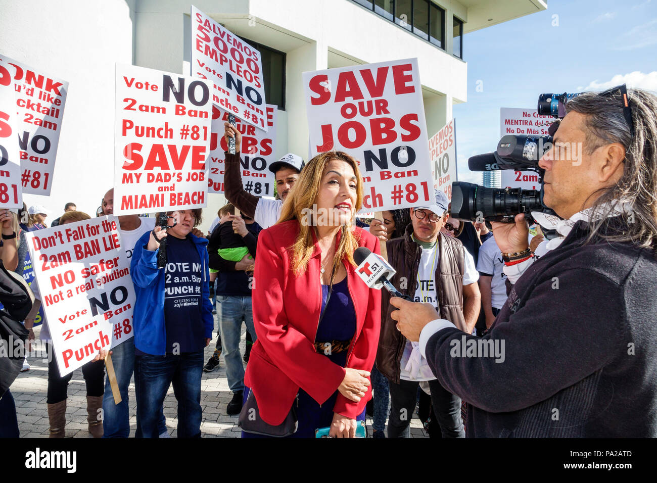 Miami Beach, Florida, Rathaus, Hotelangestellte, Protest gegen Demonstration, die Alkohol nicht serviert, Schließung von Bars, Jobs um 2 UHR, Stimmabgabe, Nein, Stockfoto