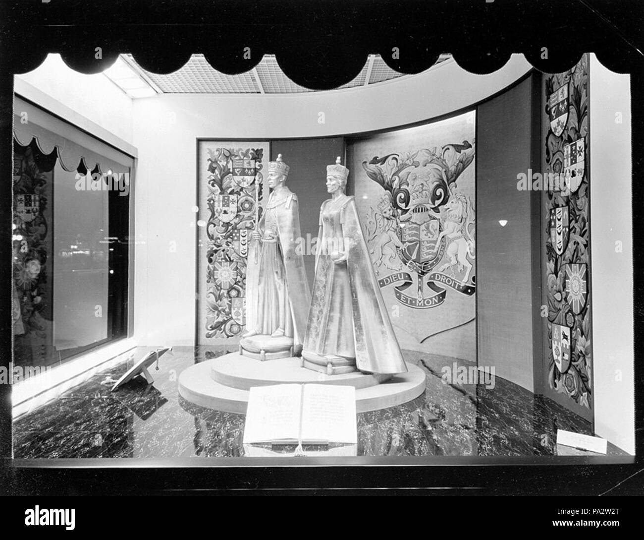 705 George VI Krönung Display, Toronto, 1937 Stockfoto