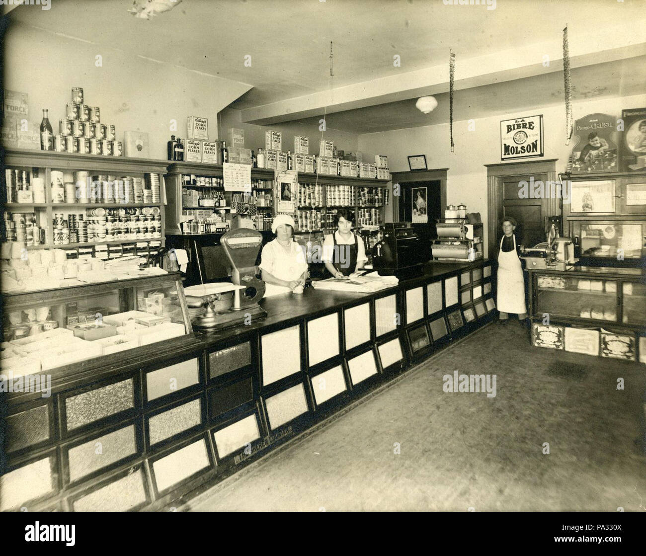 126 Intérieur du Magasin général Lavertrue et Compagnie BNQ P748 S1P 2694 Stockfoto