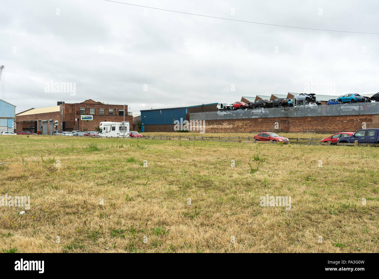 Industriegebiet in Birkenhead, Wirral, zeigt ein Auto Schrottplatz Stockfoto