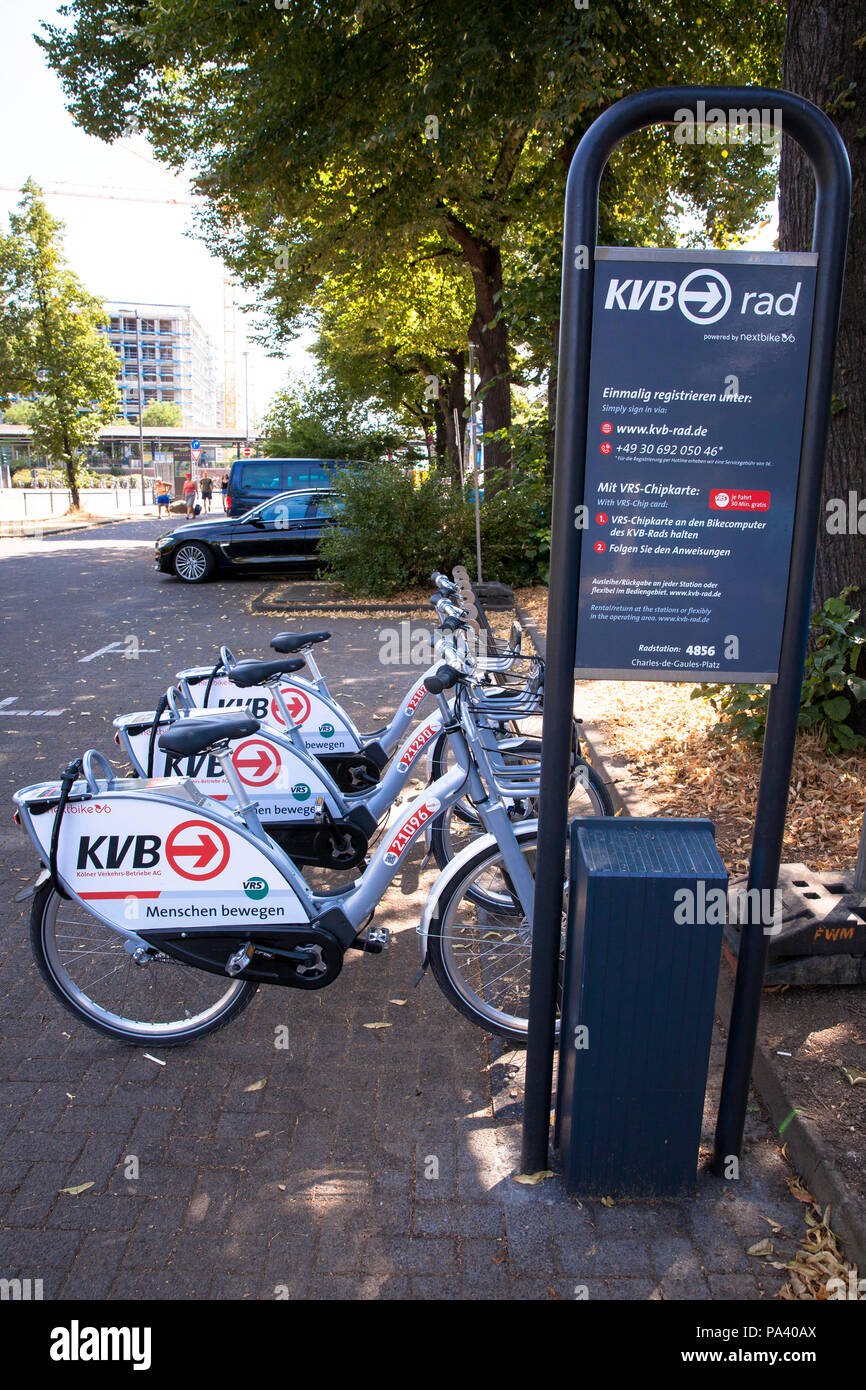 Vermietung E-Bikes der Firma Kölner Verkehrsbetriebe KVB (Kölner Public Transport Company) an eine Ladestation der Mobilstation auf der Ch Stockfoto