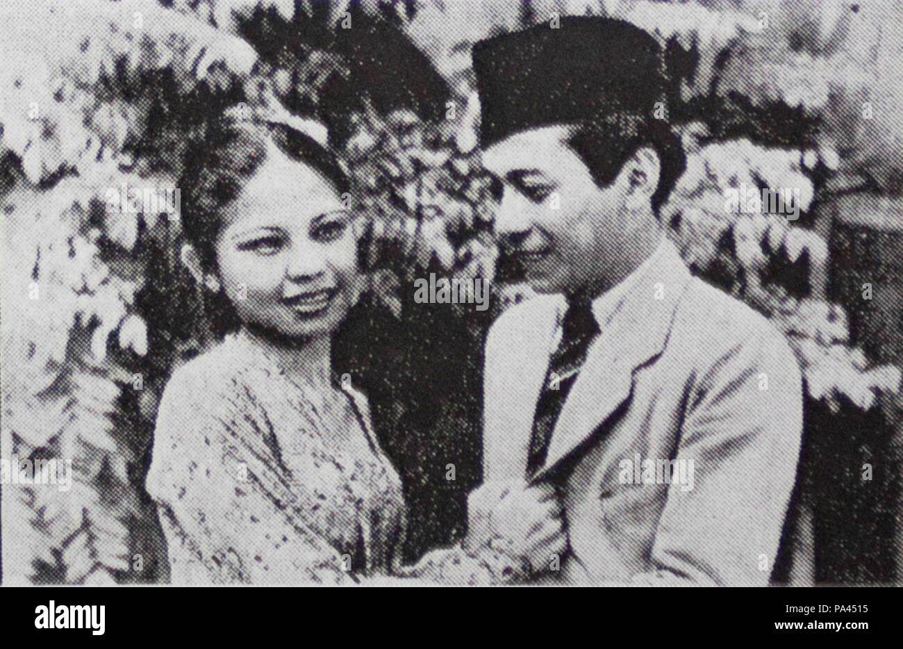 233 Si Gomar P&amp; K Apr 1953 p 12 2 Stockfoto