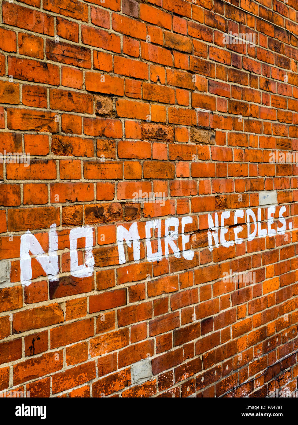 Bewohner verwenden Sie die Graffiti, die Drogenkonsumenten, Cambridge st abzuschrecken, Reading, Berkshire, England, UK, GB. Stockfoto