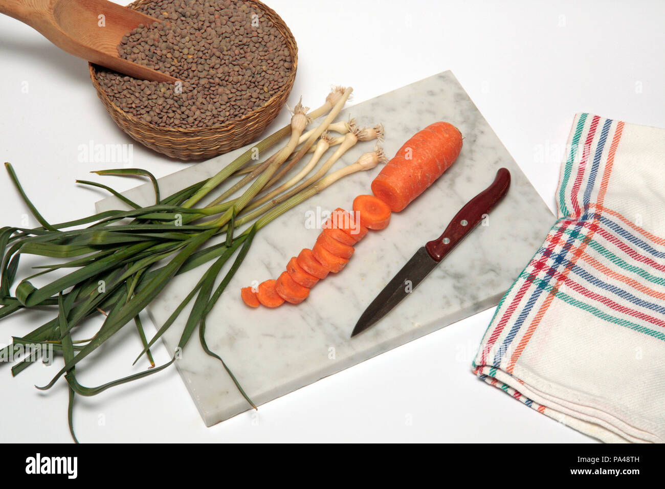 10062-1 Linsen mit Schinken und Pilzen. Schritt für Schritt. Zubereitetes Gericht: BJTP 7 J Stockfoto