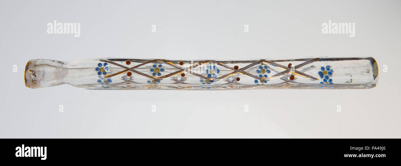 323 Klarglas u-förmigen Parfüm Flasche mit Blumenmuster und Stopfen Stockfoto