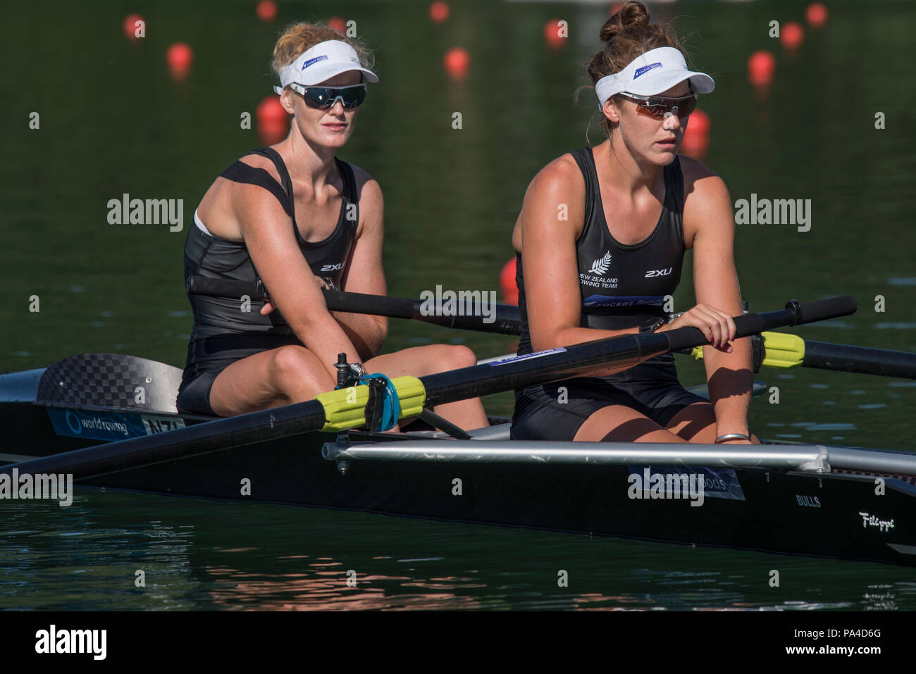 Luzern, Schweiz, 13. Juli 2018, Freitag, NZL W2, Bug, Gnade PENDERGAST und Kerri GOWLER, entspannen Sie sich vor dem Start Ihrer Hitze im Bereich der FISA World Cup Serie, Nr. 3, See Rotsee, © Peter SPURRIER/Alamy leben Nachrichten Stockfoto