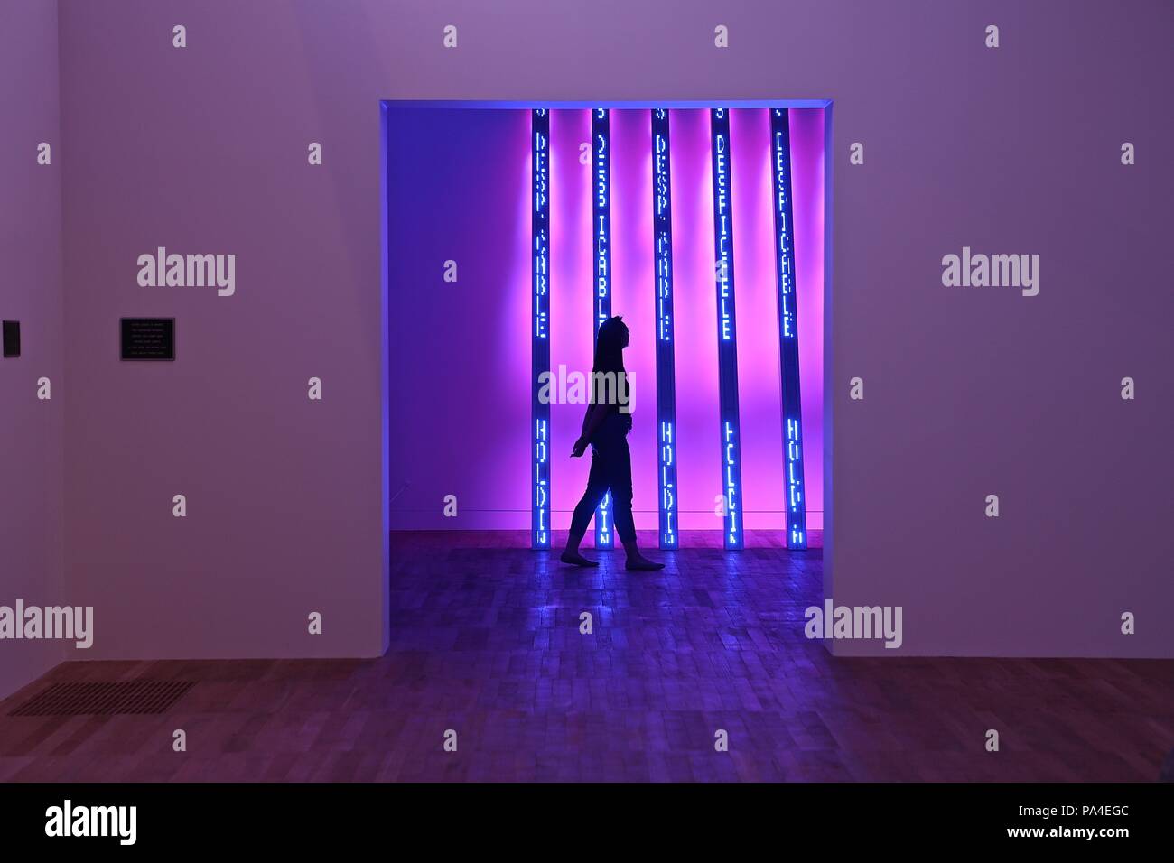 Tate Modern ERÖFFNET NEUE DARSTELLUNG DER ARBEIT VON Jenny Holzer vom 20. Juli 2018 Stockfoto