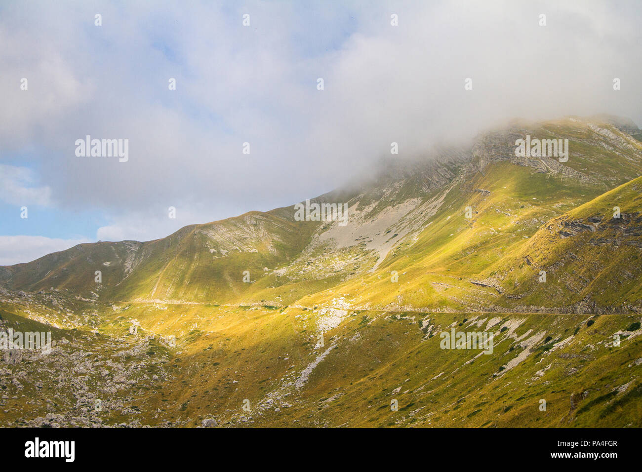 Montenegro, Nationalpark Durmitor, Berge und Wolken Stockfoto
