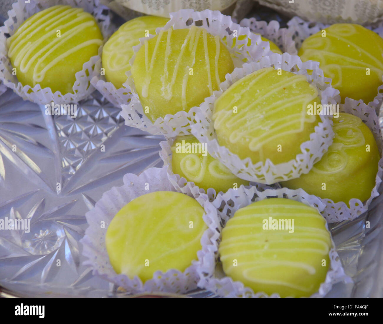 M'khabez, klassische Algerischen verglaste Almond cookies Stockfoto