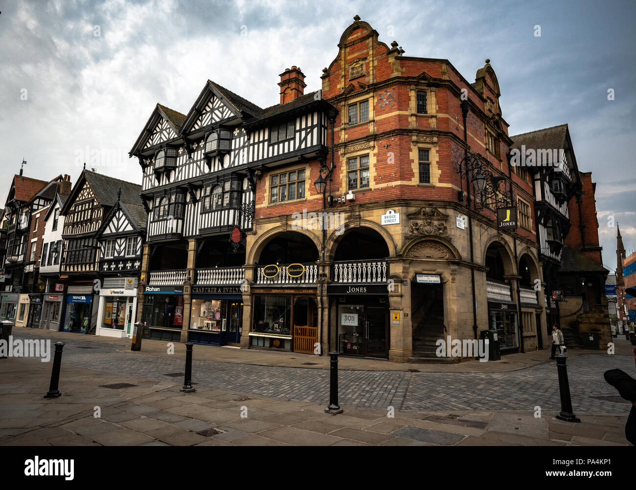 Mittelalterliche Chester Street mit Fachwerkhäusern. Stockfoto