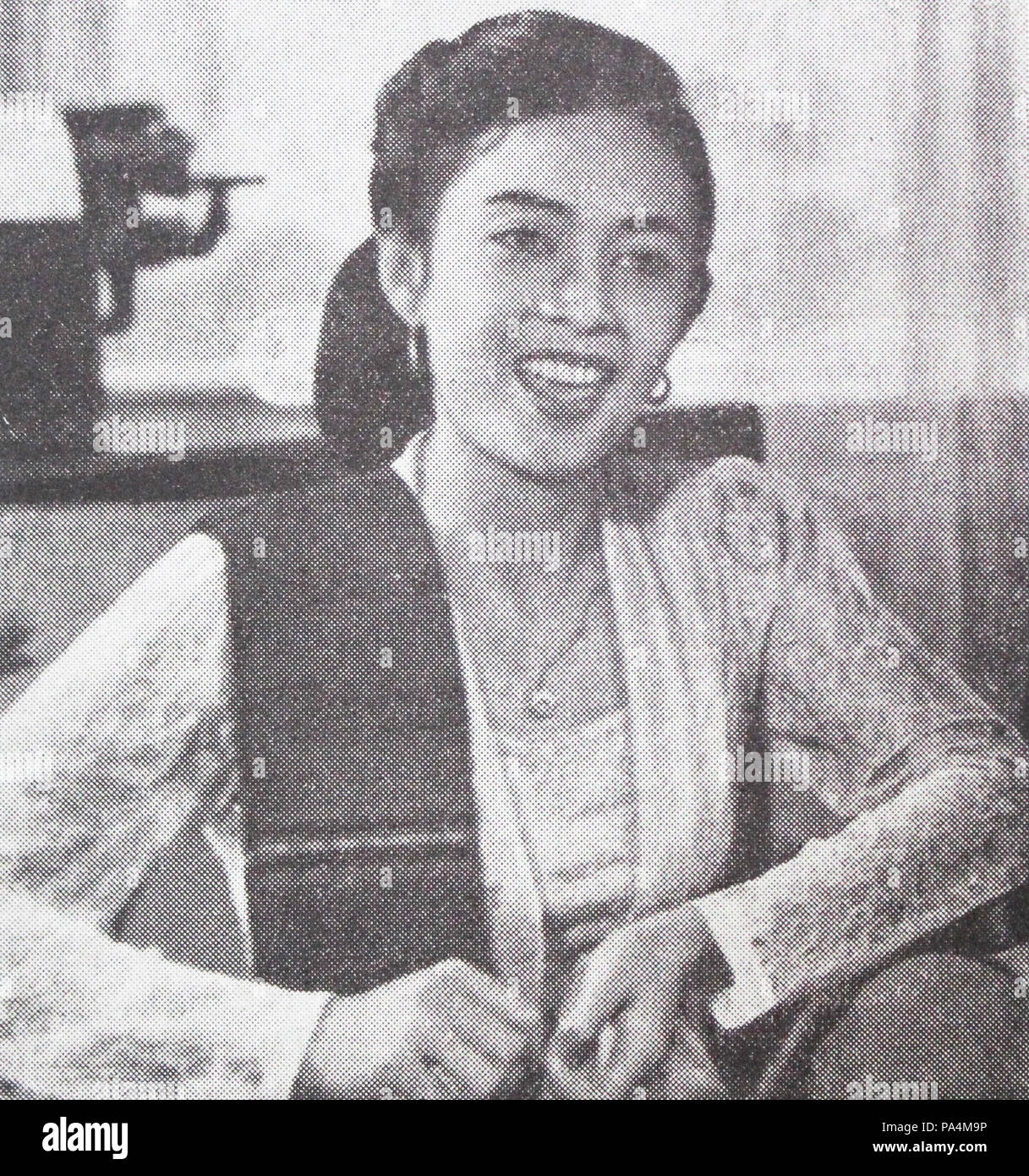 71 E Zaenah Film Varia Mai 1954 p 17. Stockfoto