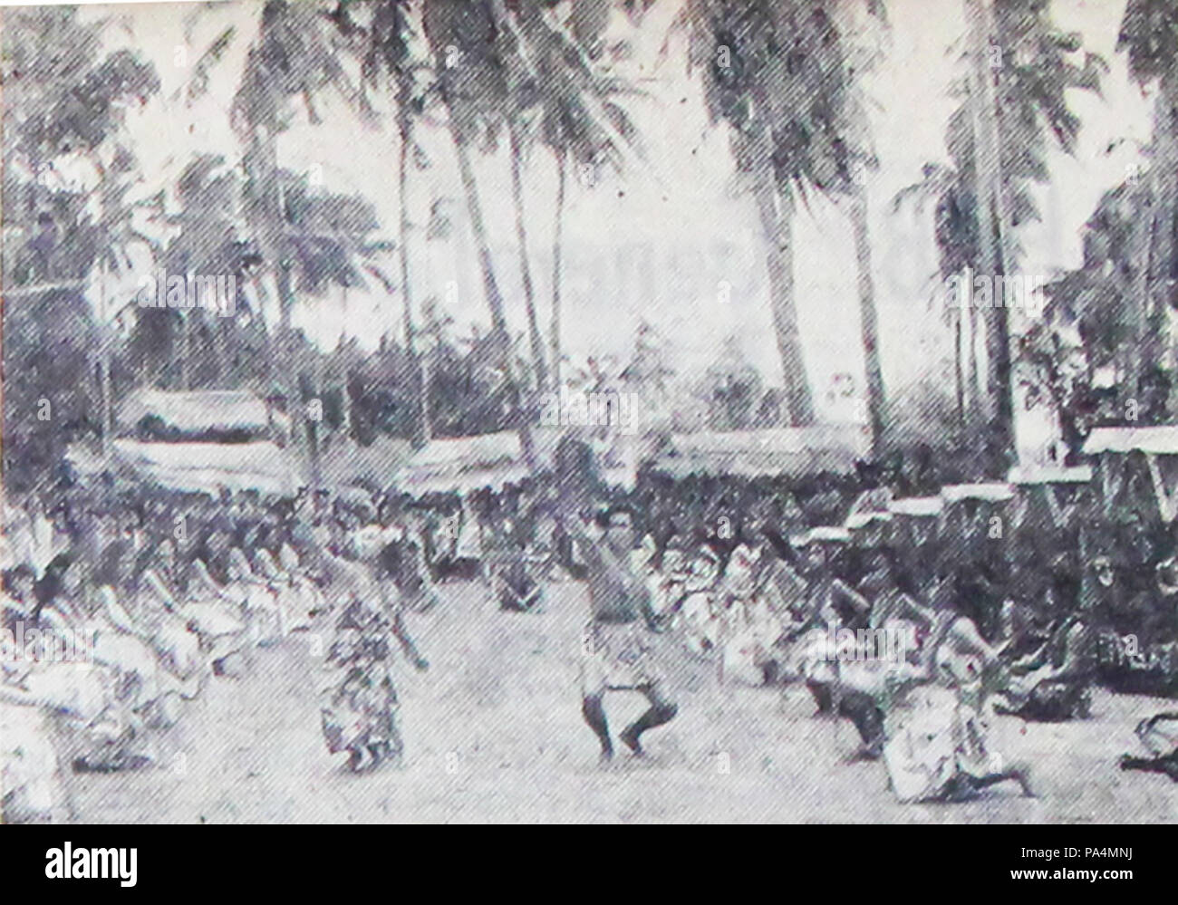 156 Leilani Dunia Film 1 Feb 1954 p 17. Stockfoto