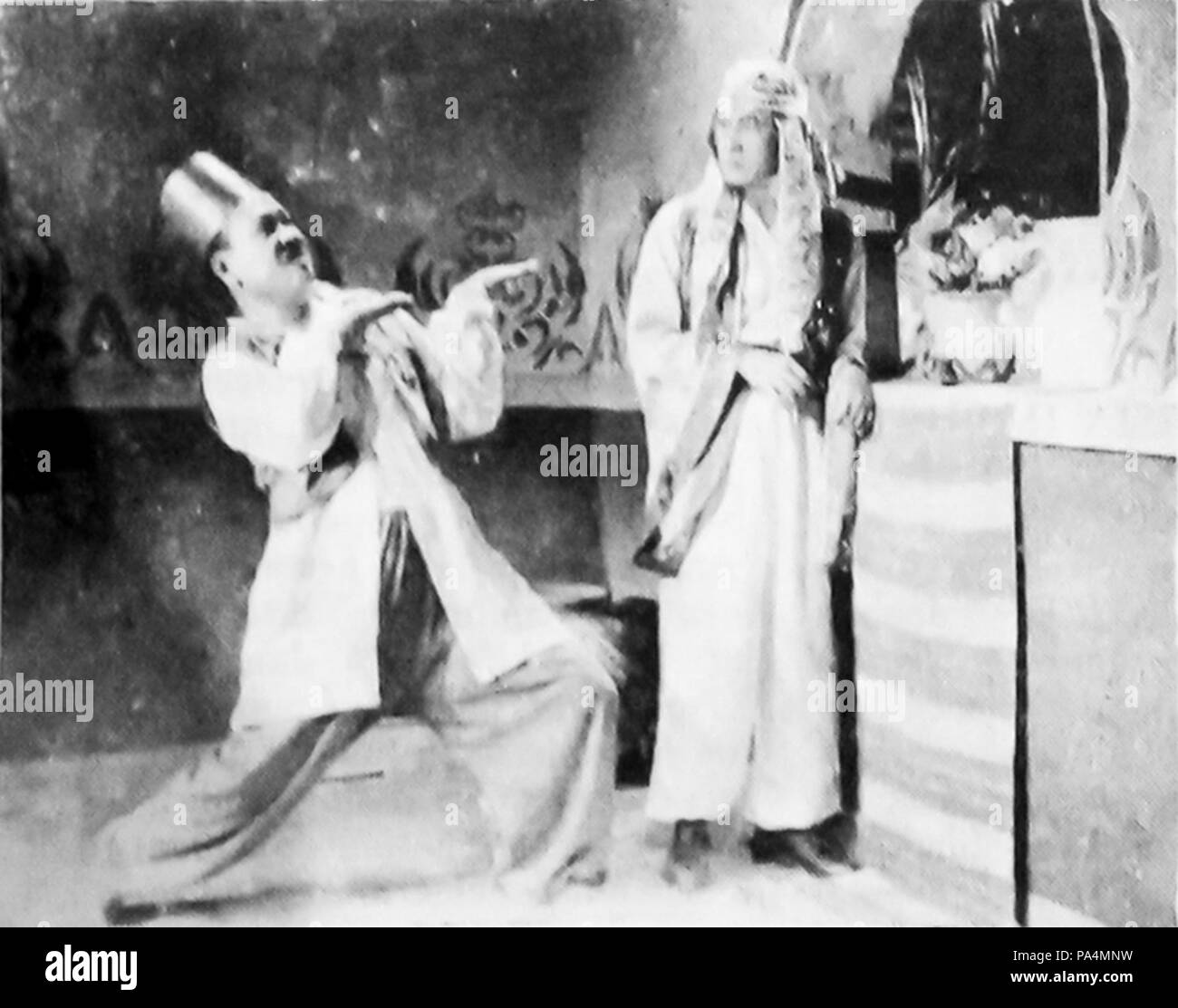 108 Guga Guli 2 Dunia Film 1 Apr 1954 p4 Stockfoto