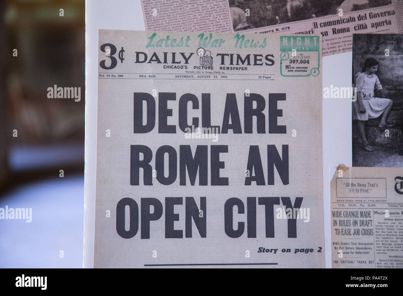 Rom, Italien. 19. Juli 2018. Zeitungsartikel nach der Bombardierung der römischen Viertel San Lorenzo am 19. Juli 1943 Credit: Matteo Nardone/Pacific Press/Alamy leben Nachrichten Stockfoto