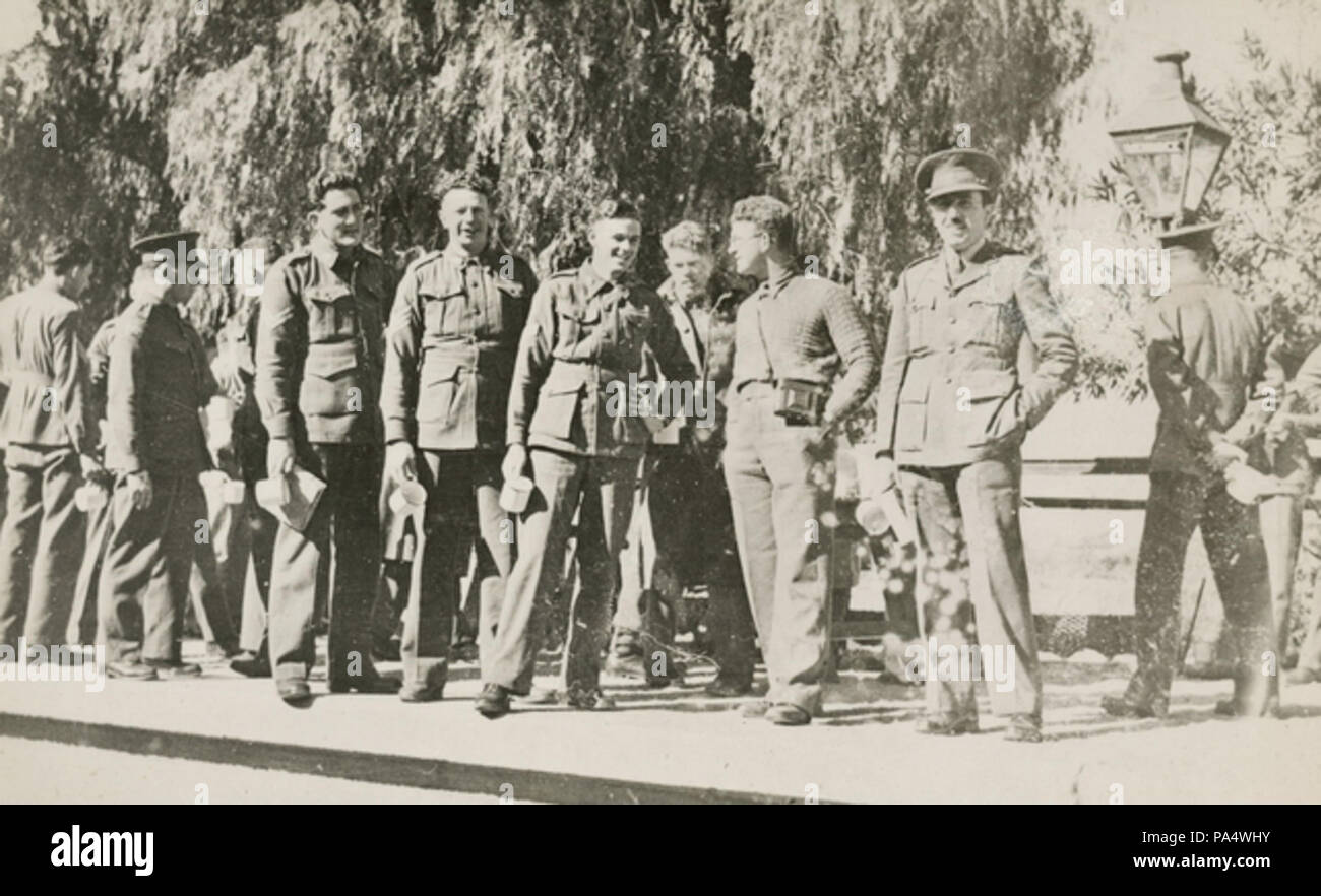 108 Gruppenfoto der Mitglieder von 2-1 schweren Batterie 1941 Stockfoto