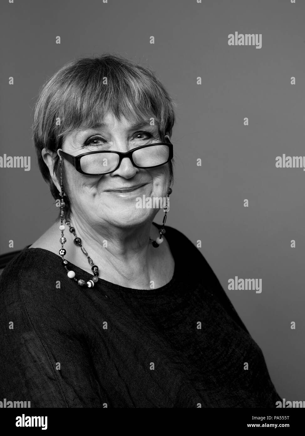 Dame Jenni Murray in den Oldie literarische Mittagessen 17.07.18; Simpsons auf der Faser Stockfoto