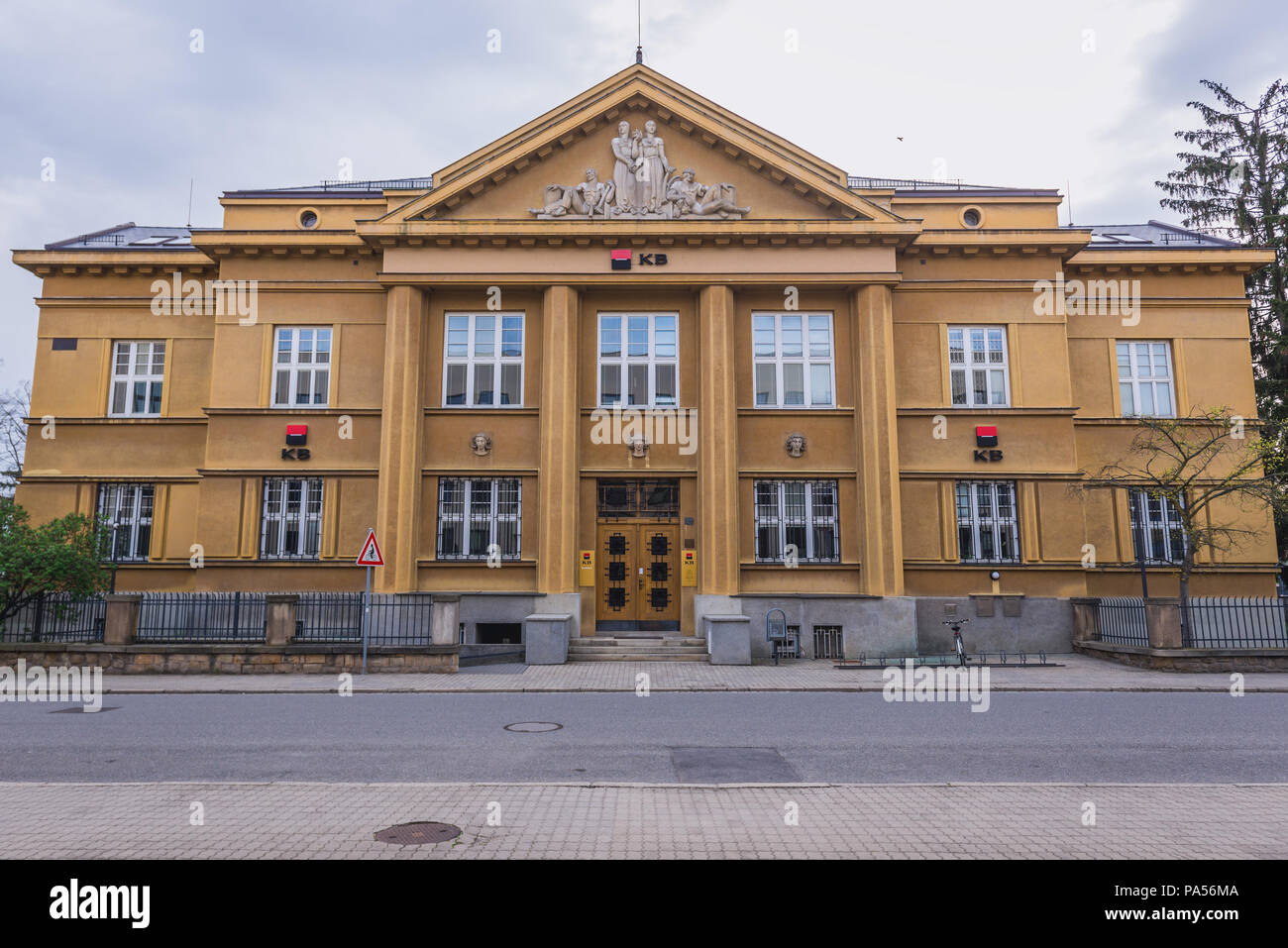 Komercni Banka Gebäude in Uherske Hradiste Stadt in Südböhmen, Mähren in der Tschechischen Republik Stockfoto