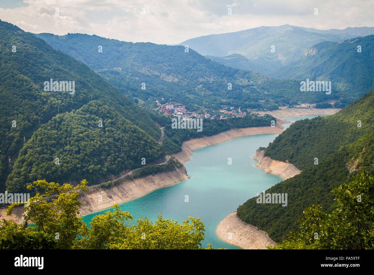 Montenegro, Canyon von Piva See und der Stadt Pluzine Stockfoto