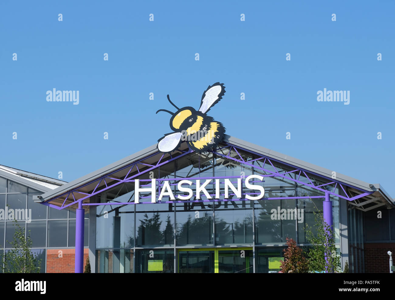 Vordereingang Haskins Garten Center, Ferring, Sussex (vorher Roundstone). Stockfoto