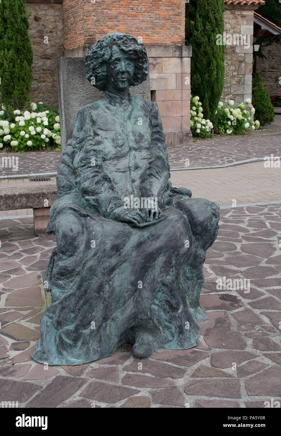 Commemorative Skulptur von Concha Espina, Mazcuerras, Kantabrien, Spanien. Stockfoto
