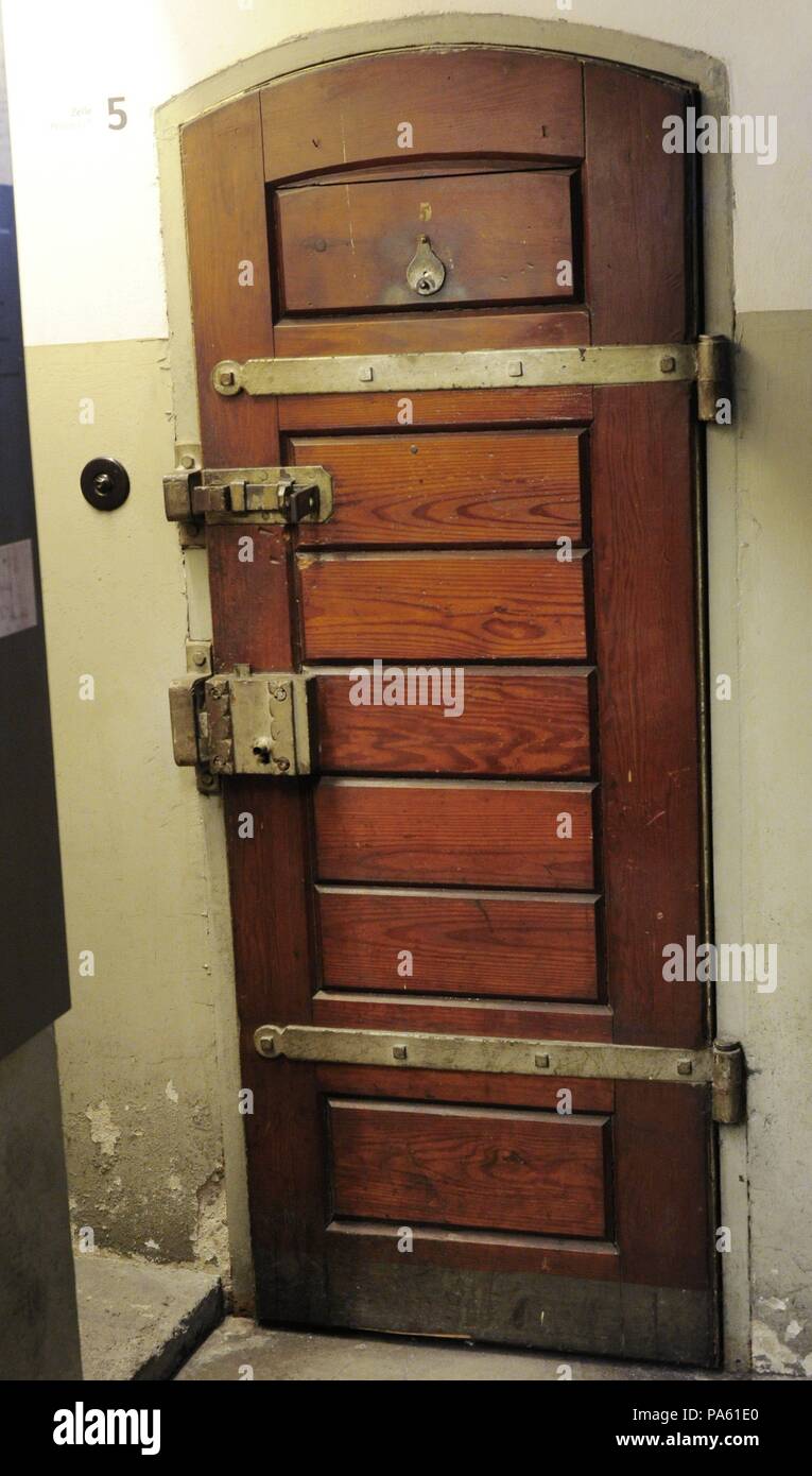 Nationalsozialismus Documentation Center. Memorial Museum der Gestapo Gefängnis im EL-DE-Haus. 1979 gegründet. Es war die Zentrale der Geheimpolizei (Gestapo) zwischen 1935 und 1945. Detail aus dem Gefängnis auf dem Keller. Köln. Deutschland. Stockfoto