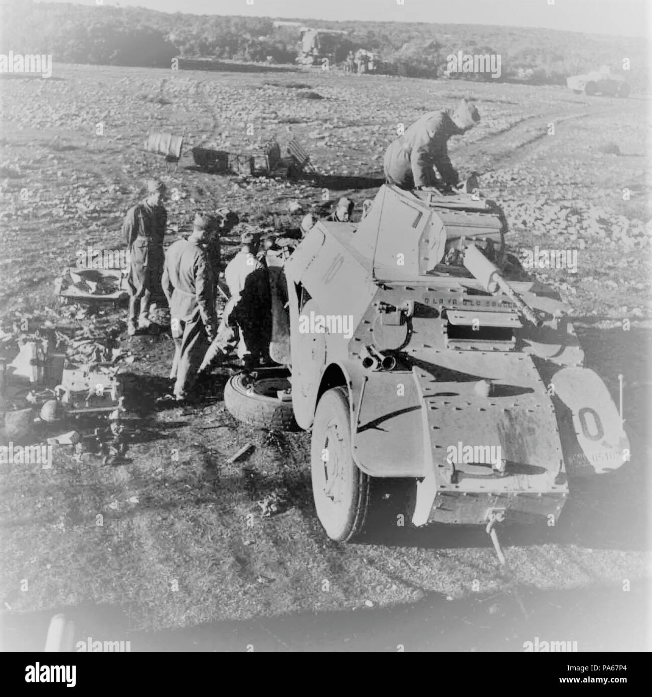 127 Italiener Instandsetzung einer amoured Fahrzeug in Ostafrika Stockfoto