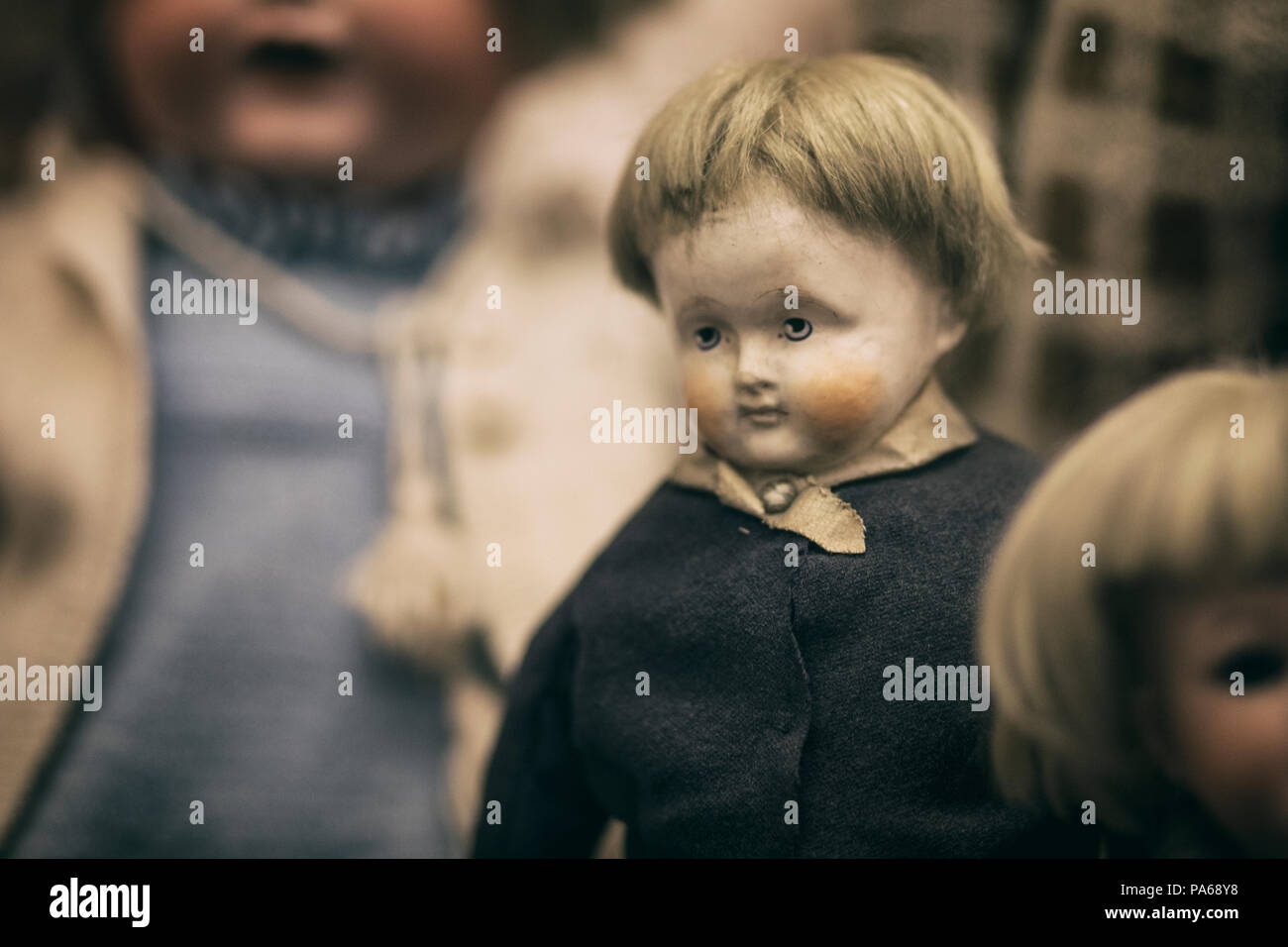 DAWCBVJQ Gruselige Babypuppe Halloween Deko - Blutige Puppe Für Garten & Haus